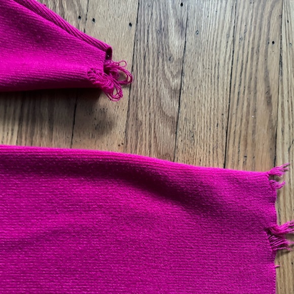 Women’s Forever 21 Distressed Fuchsia Turtleneck Sweater Size M Casual,Oversized - Picture 11 of 11